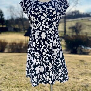 Michael Kors White and Black Cap Sleeve Flare Dress